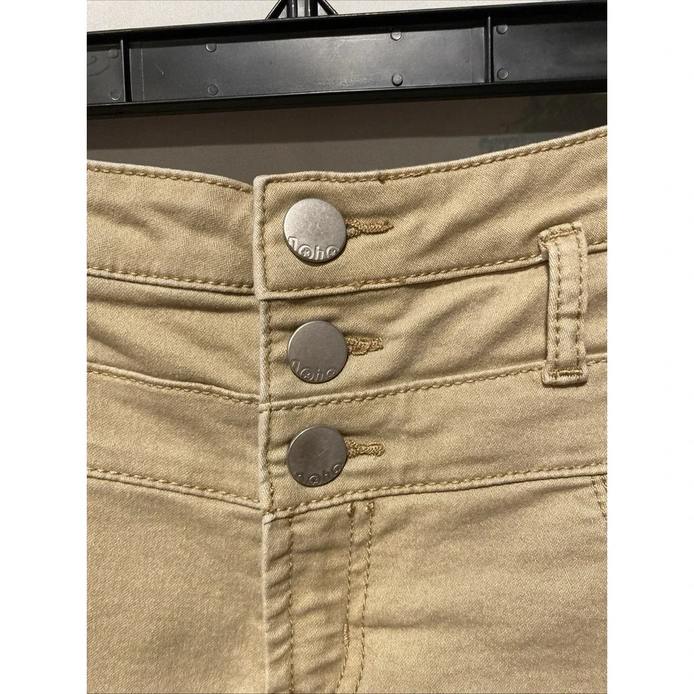 No Boundaries Juniors Size 13 Tan Stretchable Shorts 3 Button Up Closure